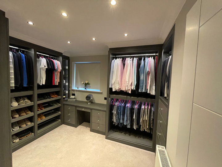 Walk-in Wardrobe